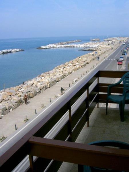 Hotel Manzi Marina Di Pisa Kültér fotó